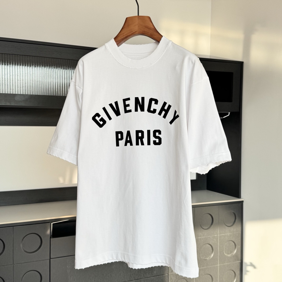 新款🌟GVE，2026新款logo图案春夏打底短袖，采用舒适透气面料，潮流搭配，顶级的做工，高端品质！男