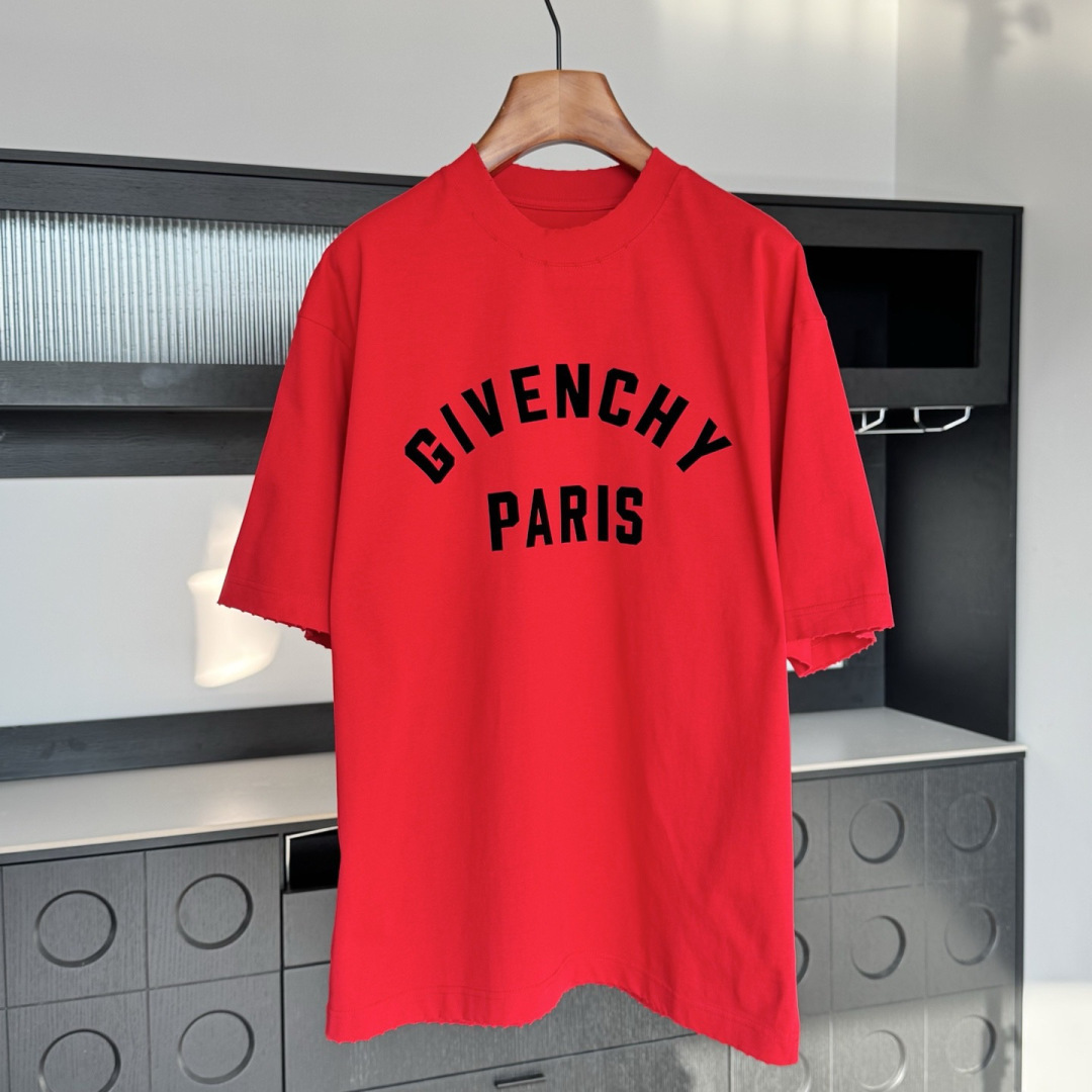 新款🌟GVE，2026新款logo图案春夏打底短袖，采用舒适透气面料，潮流搭配，顶级的做工，高端品质！男