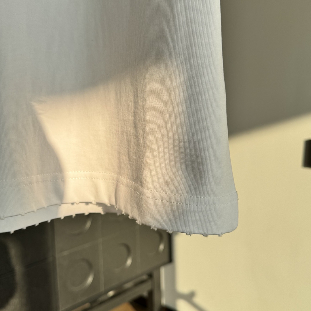 新款🌟GVE，2026新款logo图案春夏打底短袖，采用舒适透气面料，潮流搭配，顶级的做工，高端品质！男