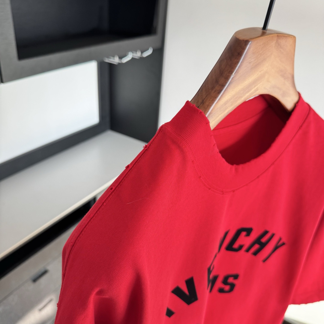 新款🌟GVE，2026新款logo图案春夏打底短袖，采用舒适透气面料，潮流搭配，顶级的做工，高端品质！男