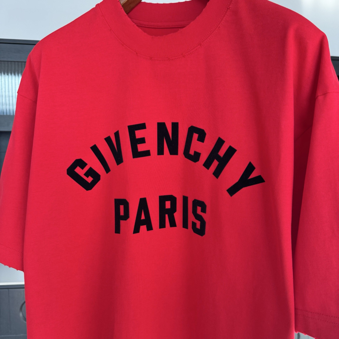 新款🌟GVE，2026新款logo图案春夏打底短袖，采用舒适透气面料，潮流搭配，顶级的做工，高端品质！男