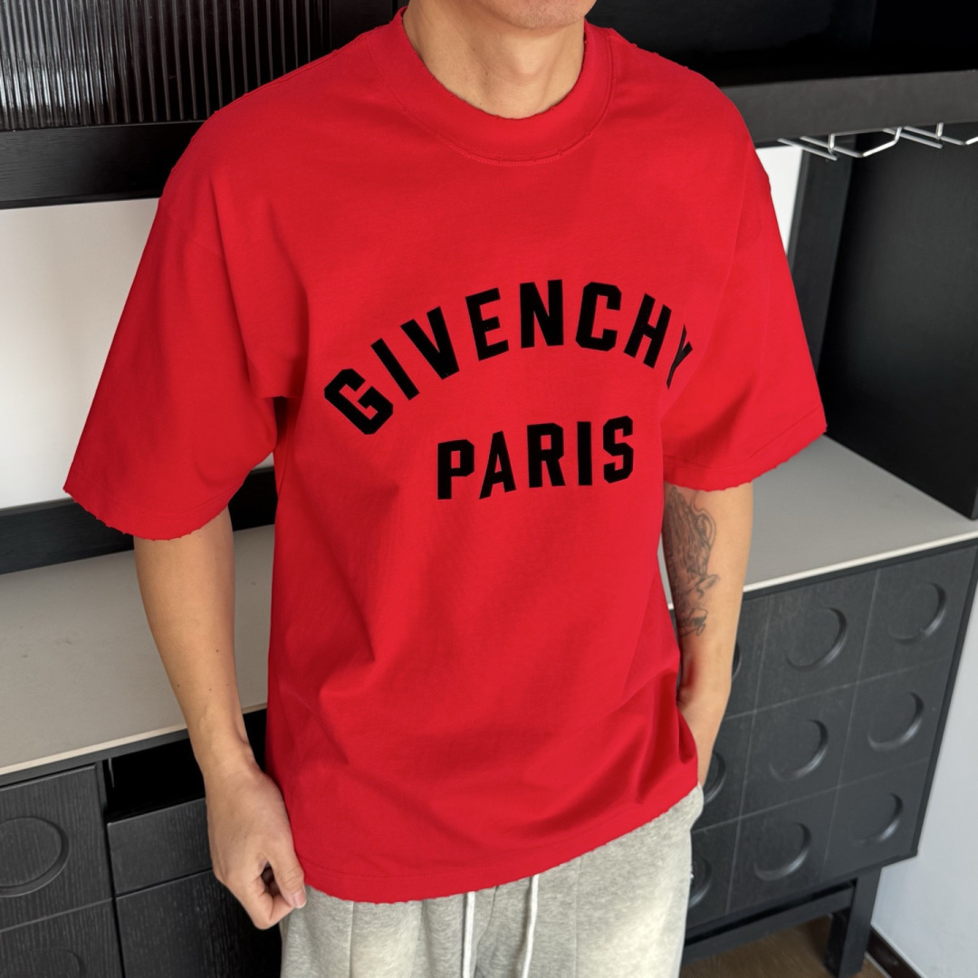 新款🌟GVE，2026新款logo图案春夏打底短袖，采用舒适透气面料，潮流搭配，顶级的做工，高端品质！男