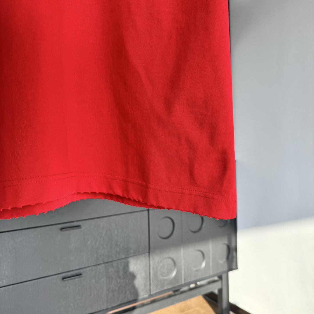 新款🌟GVE，2026新款logo图案春夏打底短袖，采用舒适透气面料，潮流搭配，顶级的做工，高端品质！男