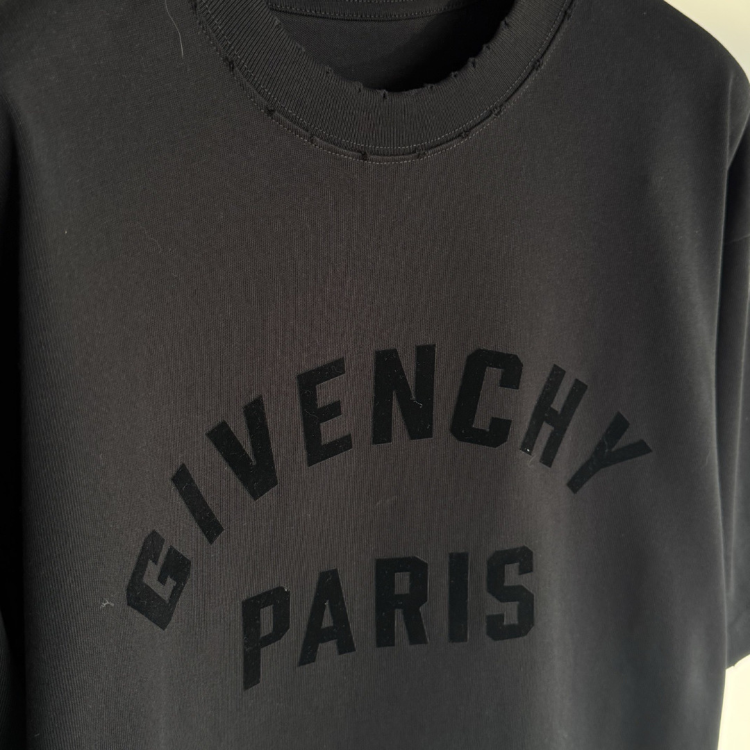 新款🌟GVE，2026新款logo图案春夏打底短袖，采用舒适透气面料，潮流搭配，顶级的做工，高端品质！男