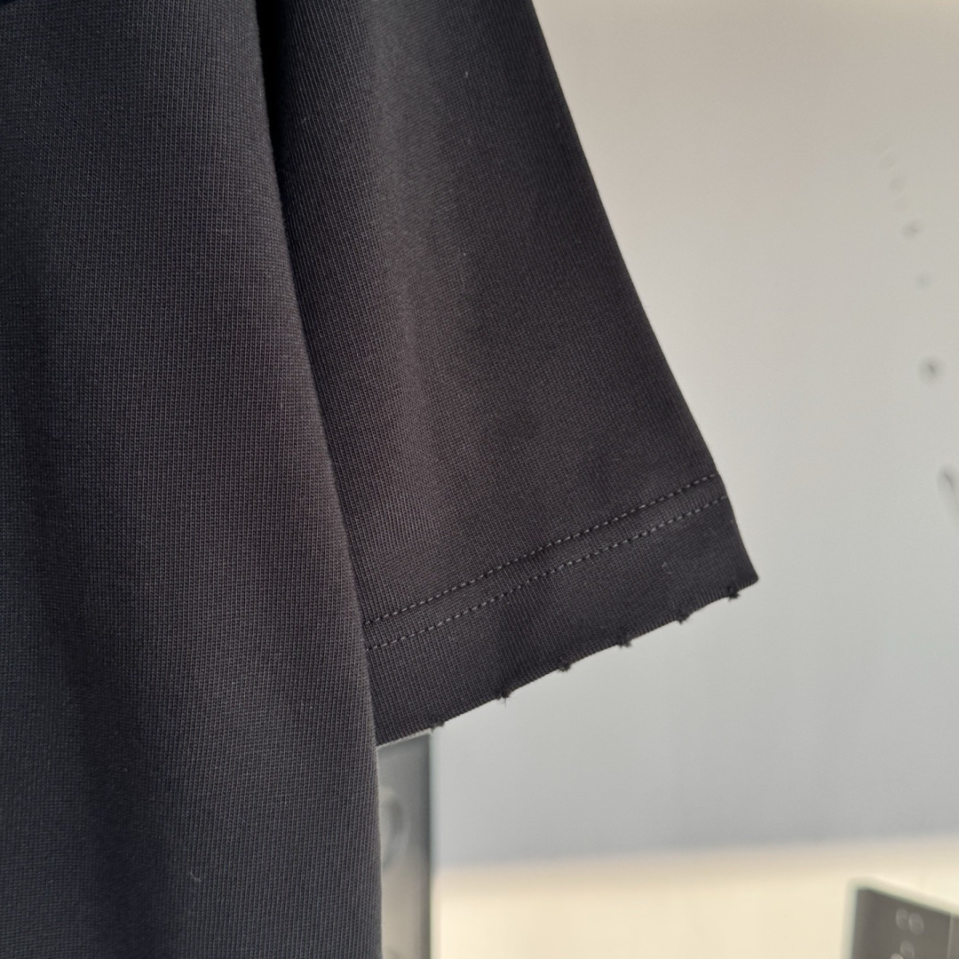 新款🌟GVE，2026新款logo图案春夏打底短袖，采用舒适透气面料，潮流搭配，顶级的做工，高端品质！男