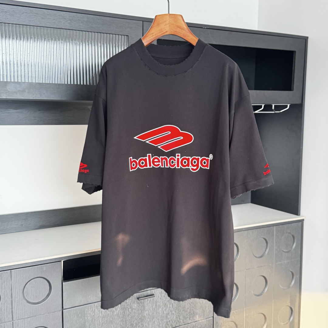 巴黎🌟2026年新款春季短袖🆕采用纯棉面料，手感细腻，超级时尚洋气！码数：XS S M L XL 男女同