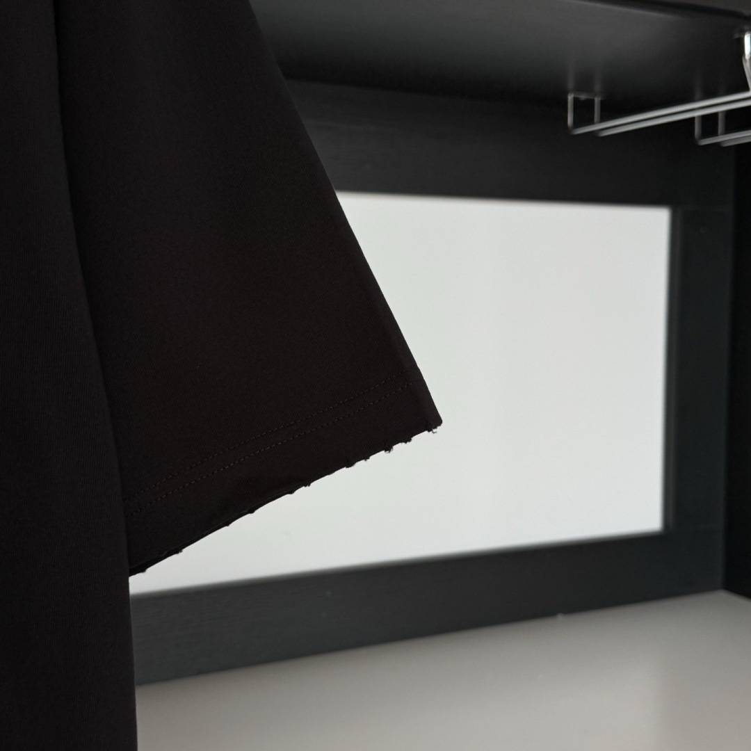 AMI🌟2026年新款春季短袖🆕采用纯棉面料，手感细腻，超级时尚洋气！码数：XS S M L XL 男女