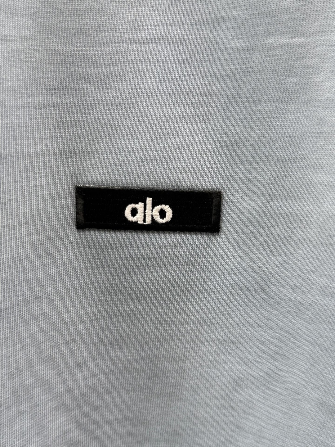 alo 春夏季新款短袖，采用优质棉质水洗面料，渐变工艺超级好看，超级舒适透气，面料极好亲肤舒适轻薄。整体