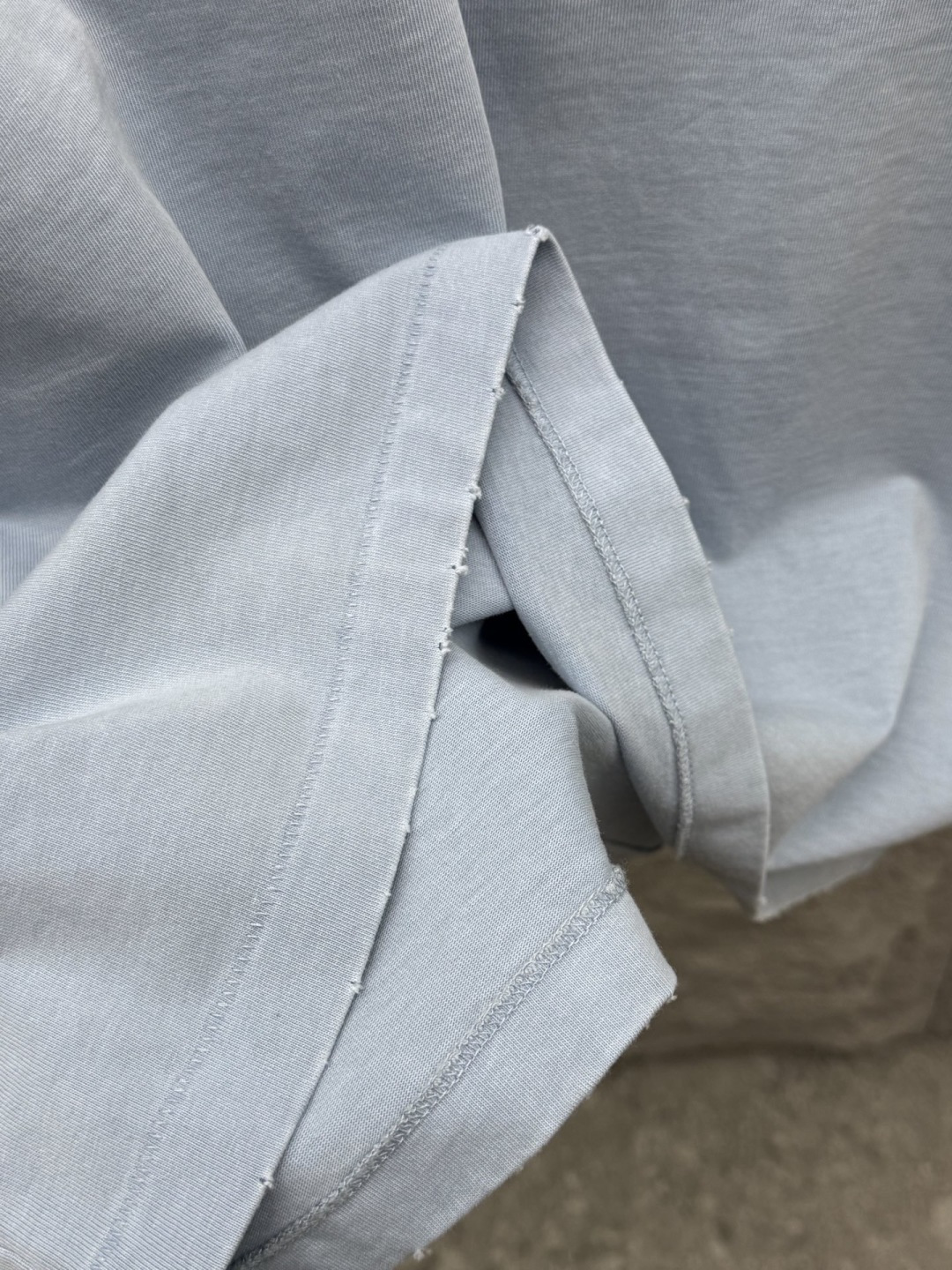 alo 春夏季新款短袖，采用优质棉质水洗面料，渐变工艺超级好看，超级舒适透气，面料极好亲肤舒适轻薄。整体