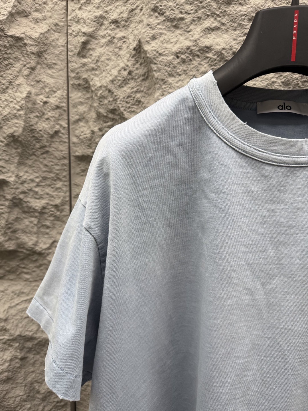 alo 春夏季新款短袖，采用优质棉质水洗面料，渐变工艺超级好看，超级舒适透气，面料极好亲肤舒适轻薄。整体