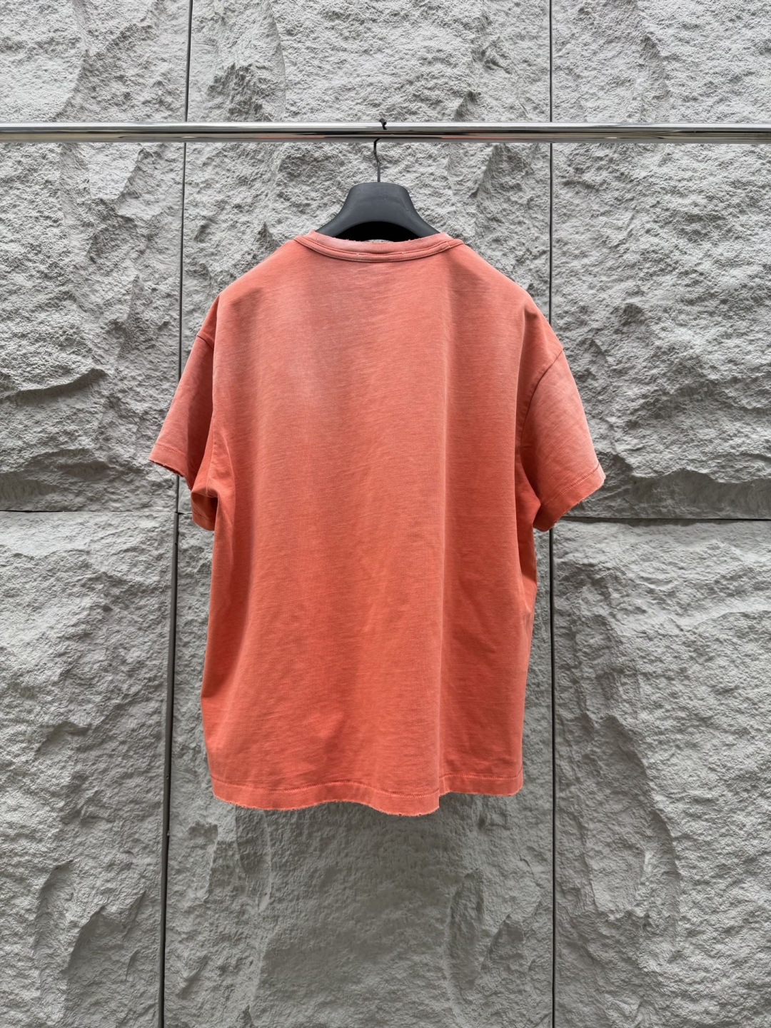 alo 春夏季新款短袖，采用优质棉质水洗面料，渐变工艺超级好看，超级舒适透气，面料极好亲肤舒适轻薄。整体