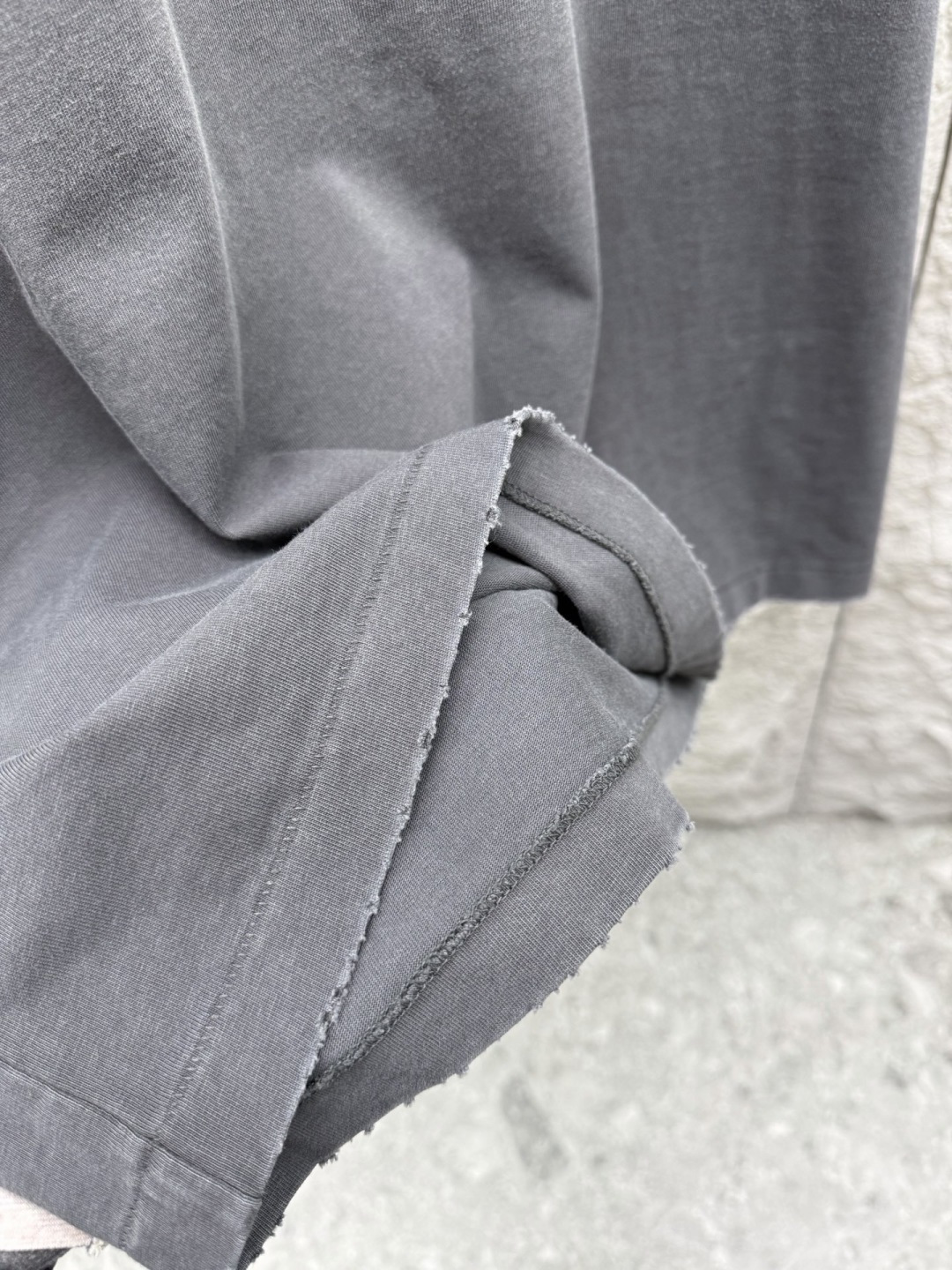 alo 春夏季新款短袖，采用优质棉质水洗面料，渐变工艺超级好看，超级舒适透气，面料极好亲肤舒适轻薄。整体