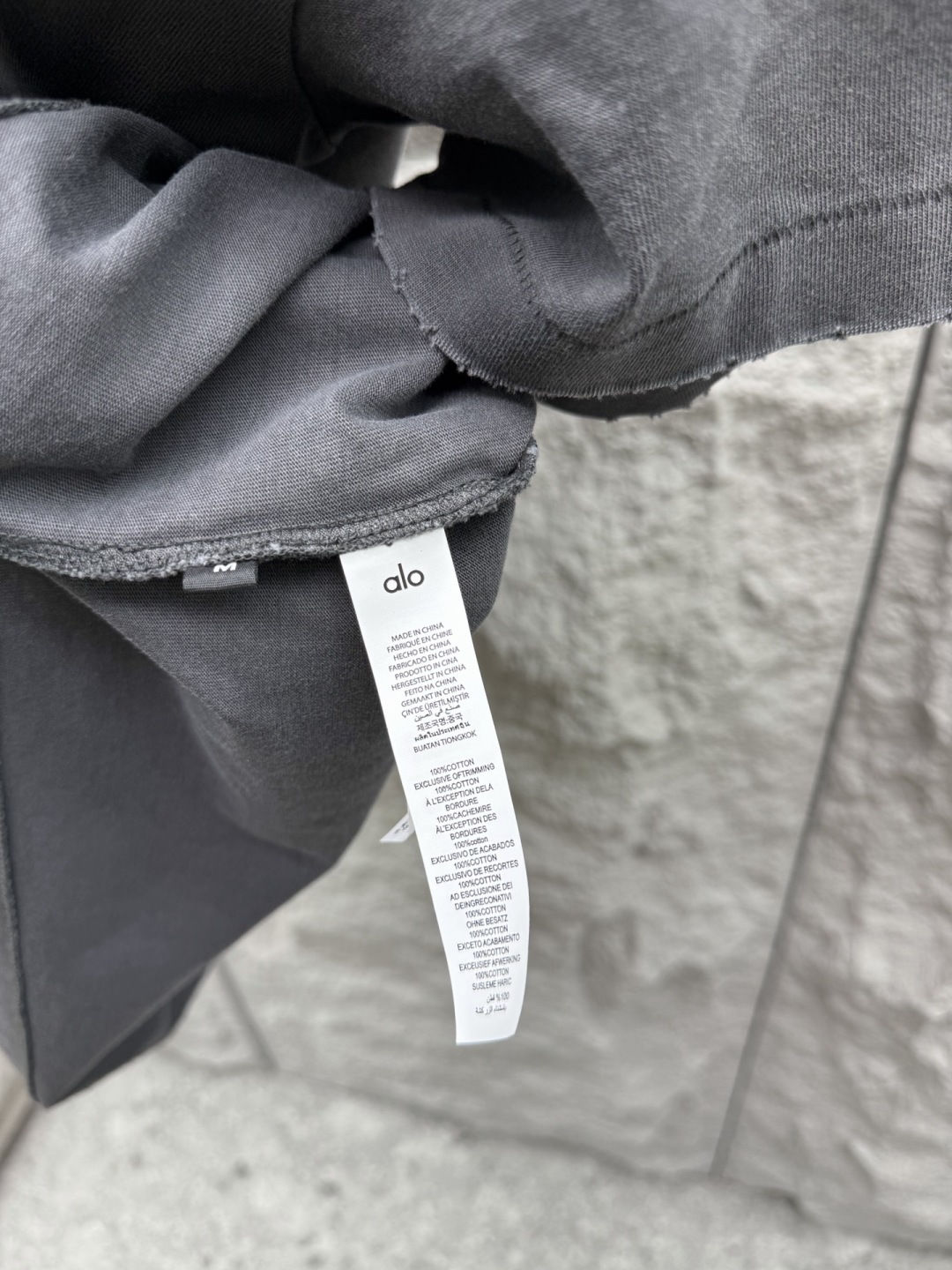 alo 春夏季新款短袖，采用优质棉质水洗面料，渐变工艺超级好看，超级舒适透气，面料极好亲肤舒适轻薄。整体