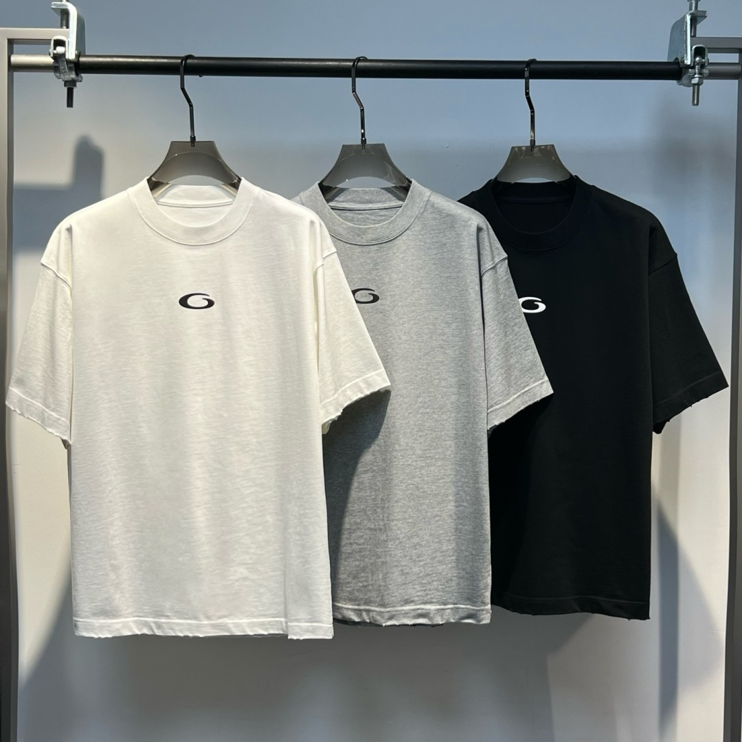 新款春季重磅T恤🆕颜色：黑，白，灰码数：XS-XL款号：52129