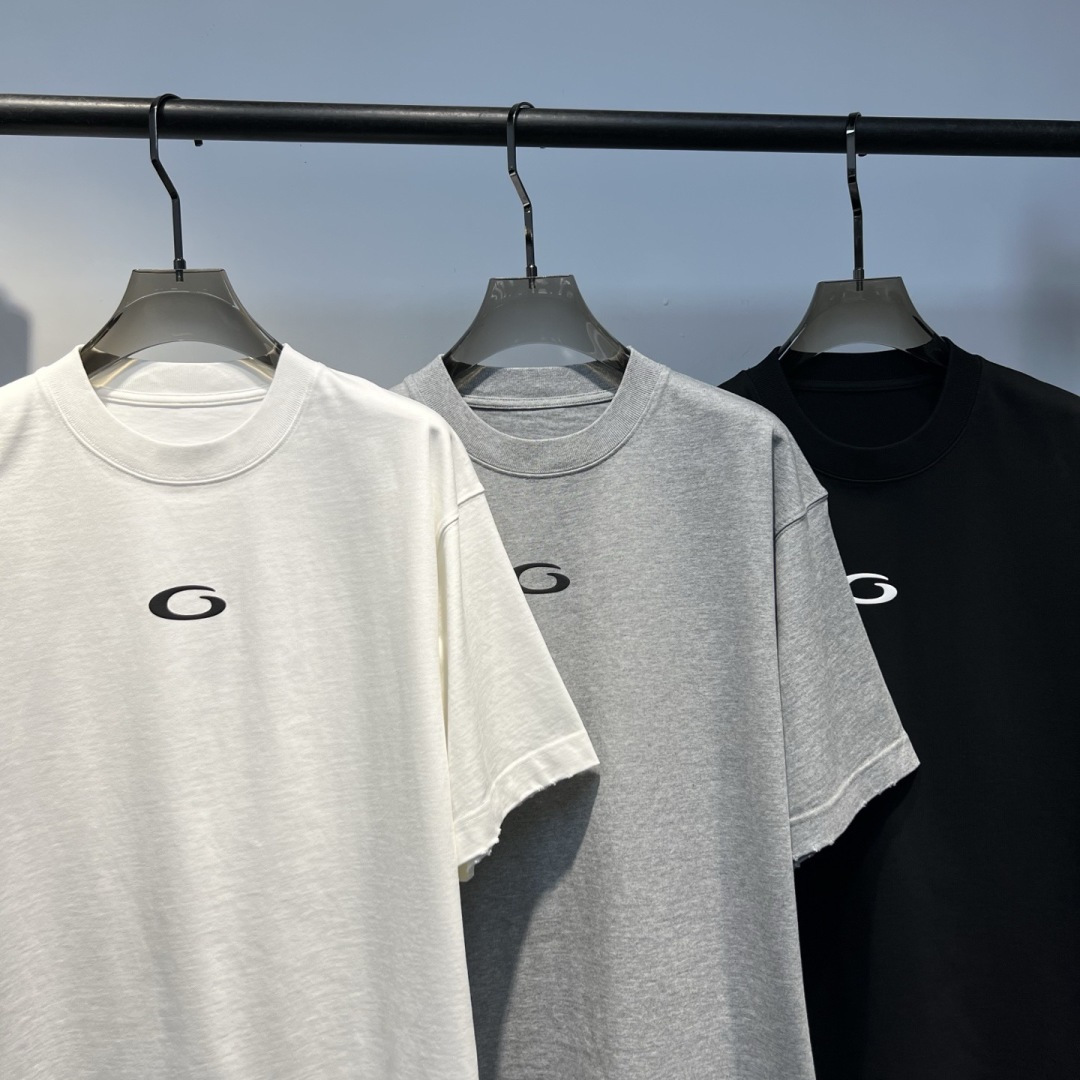新款春季重磅T恤🆕颜色：黑，白，灰码数：XS-XL款号：52129