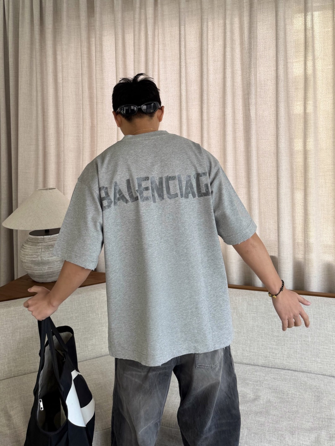 新款春季重磅T恤🆕颜色：黑，白，灰码数：XS-XL款号：52129