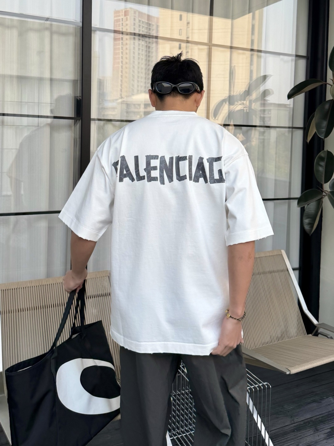 新款春季重磅T恤🆕颜色：黑，白，灰码数：XS-XL款号：52129