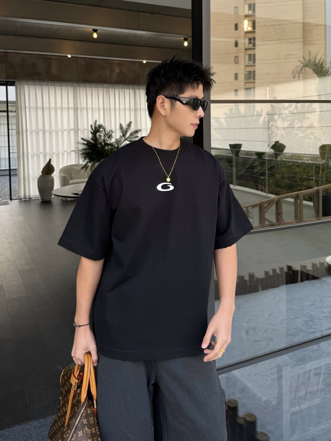 新款春季重磅T恤🆕颜色：黑，白，灰码数：XS-XL款号：52129