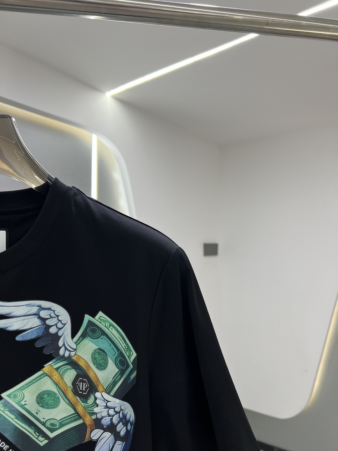 （M-XXXL）PhiliPP Plein2026春夏新品“马上有钱”直喷工艺短袖T恤；品牌标志性的街头