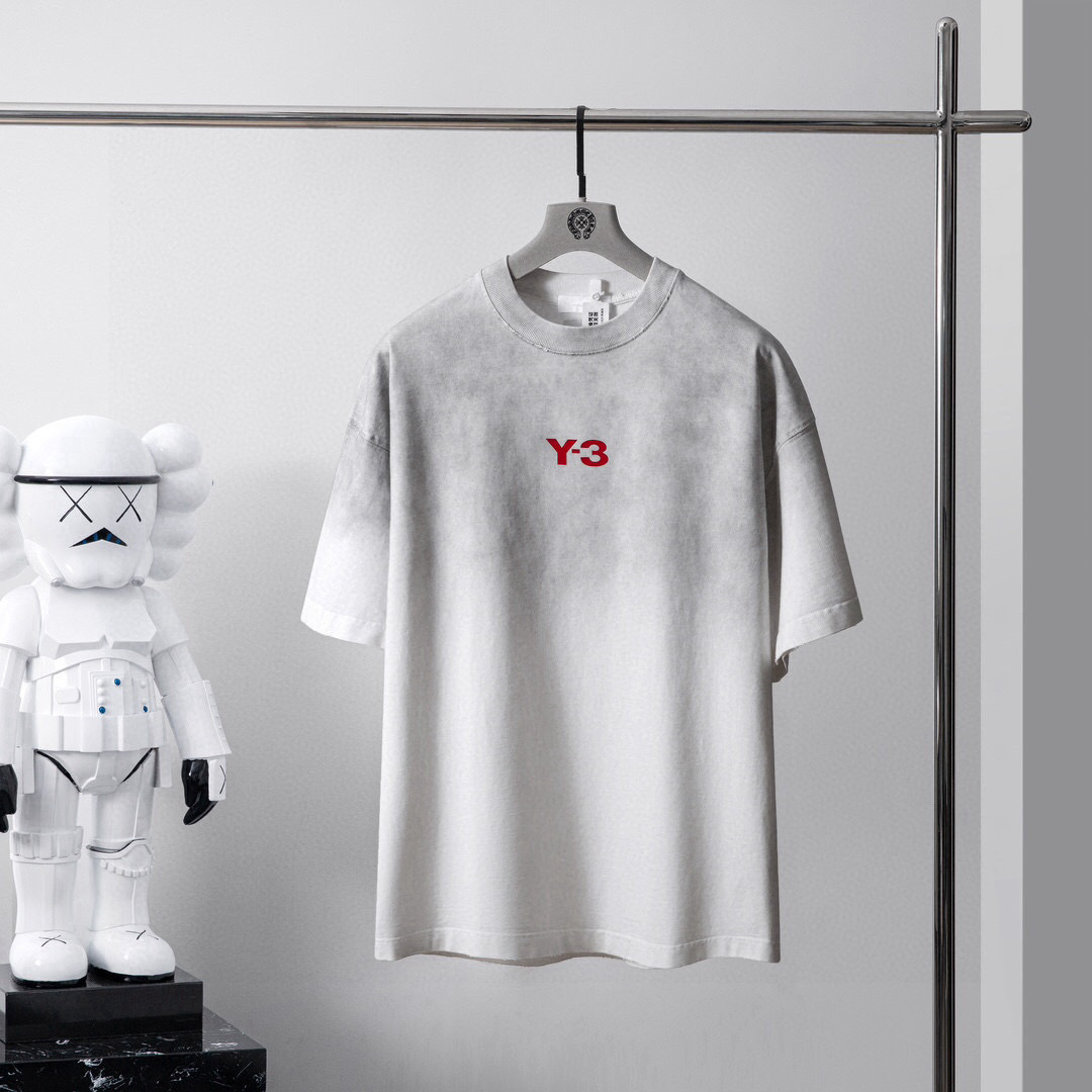 品牌：Y-3季度：春夏颜色：黑色 白色尺码：S-XXL版型：宽松版 短袖T成分：100%棉工艺：激光烫花