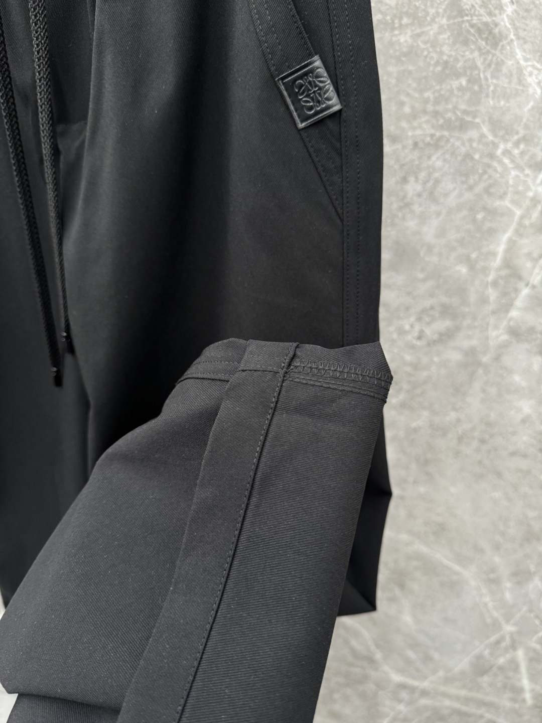 罗意威 新款经典高定新款工装裤，采用梭织面料，超级亲肤舒适，面料超绝，工装口袋设计，上身效果超级帅气！颜