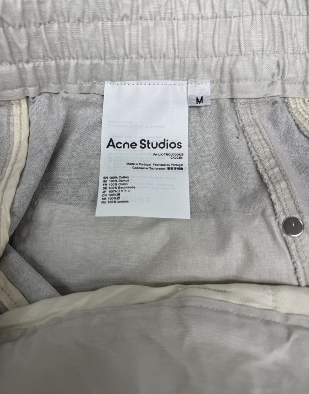 Acn🔥🔥春夏季新款直筒裤，采用进口优质水洗面料，整体采用水洗做旧设计工艺，面料柔软舒适！超级时尚，标识