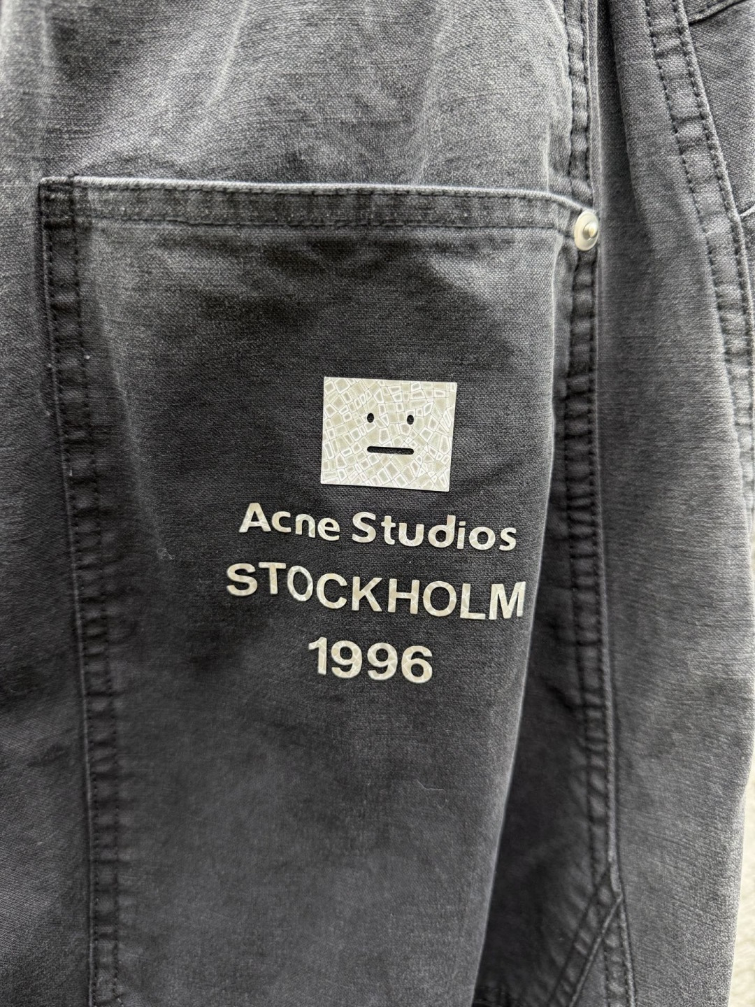 Acn🔥🔥春夏季新款直筒裤，采用进口优质水洗面料，整体采用水洗做旧设计工艺，面料柔软舒适！超级时尚，标识