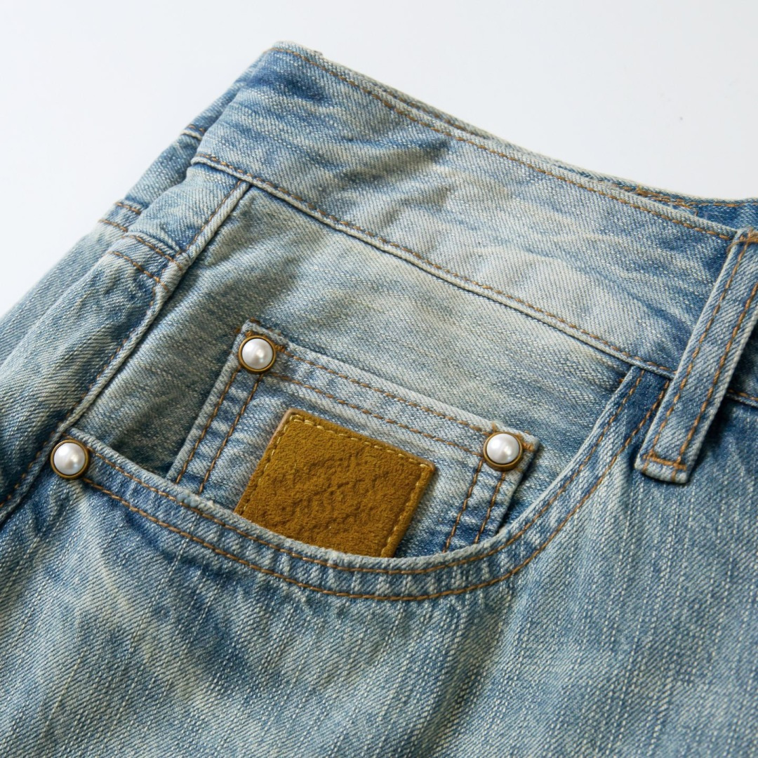 品牌：L**V季度：2026春夏颜色：蓝色尺码：S—2XL版型：弯刀裤 牛仔裤重量：10.3安成分：95