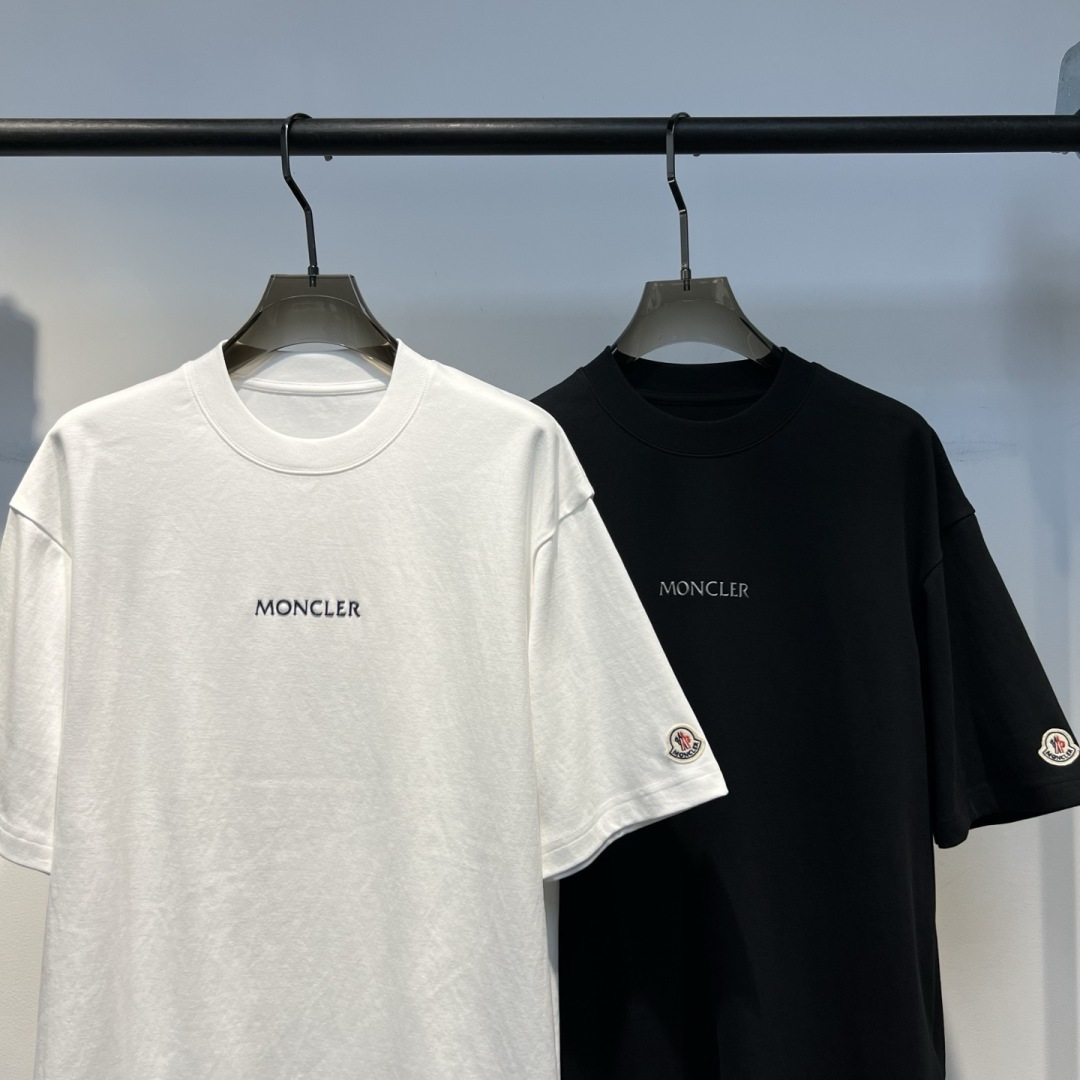 春夏新款T恤🆕颜色：黑，白码数：XS-XL