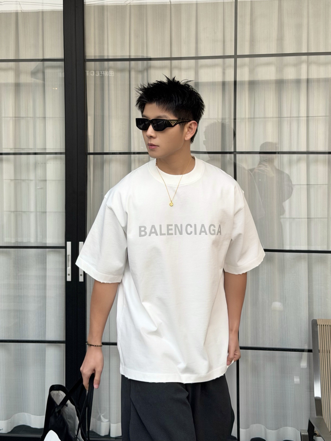 新款春季重磅T恤🆕颜色：黑，白，红码数：XS-XL款号：52135