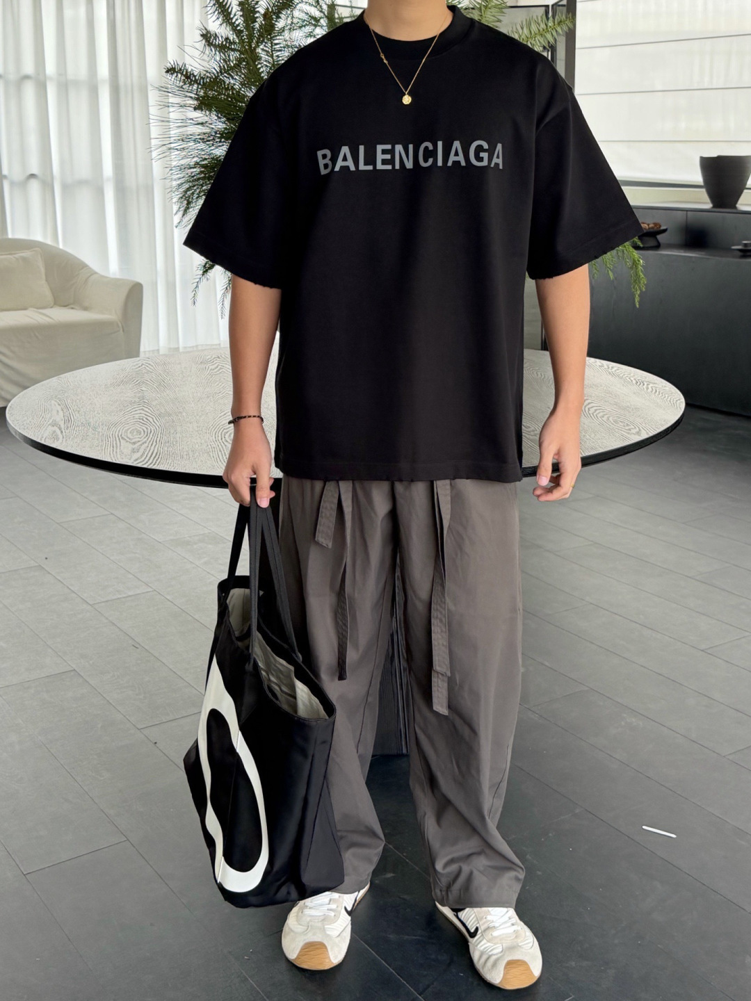 新款春季重磅T恤🆕颜色：黑，白，红码数：XS-XL款号：52135