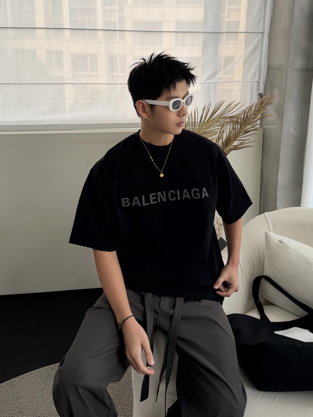 新款春季重磅T恤🆕颜色：黑，白，红码数：XS-XL款号：52135