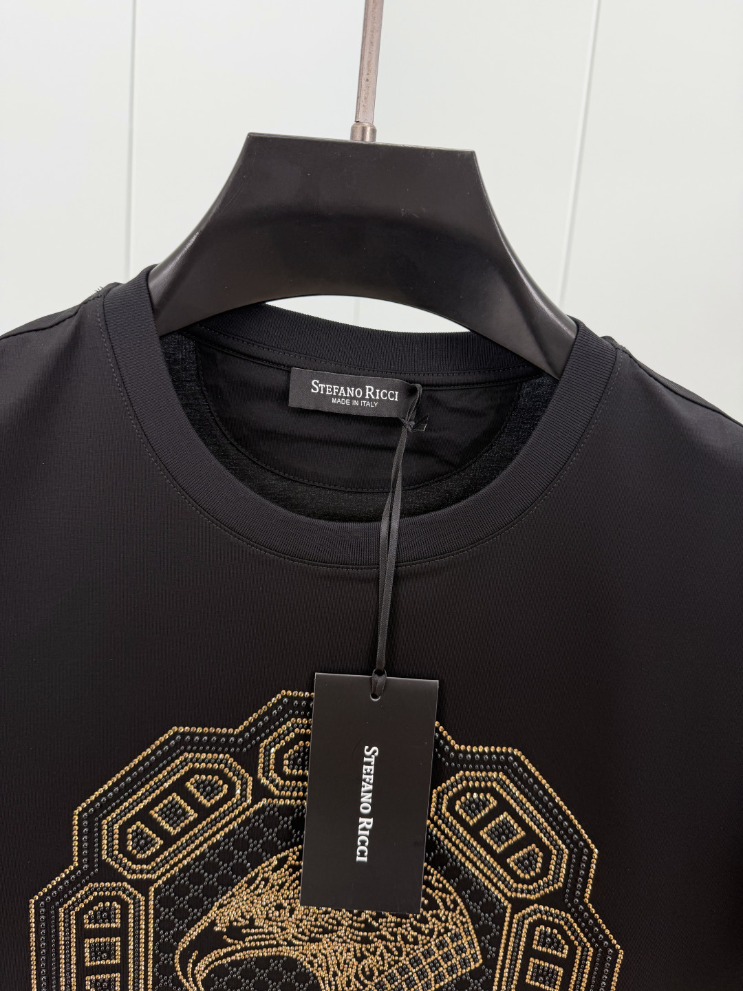 Stefano Ricci·史蒂芬劳尼治 SS26春夏新品标志性鹰头八角形装饰水晶短袖T恤，正面饰水晶点