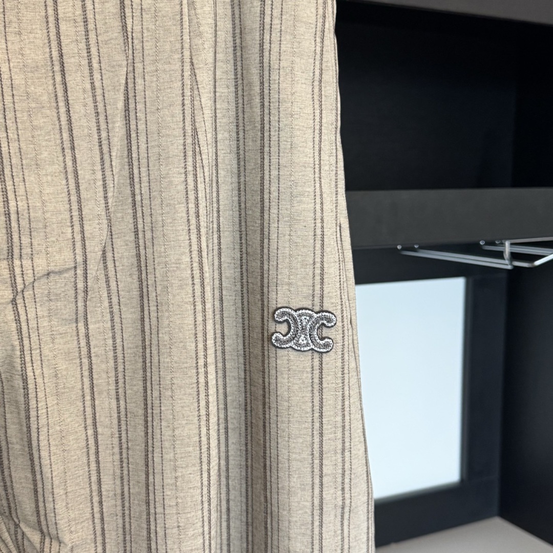 CELINE🌟2026年夏季新款薄款条纹休闲西裤🆕采用优质面料，具有质感，松紧腰带设计，超级时尚洋气！码