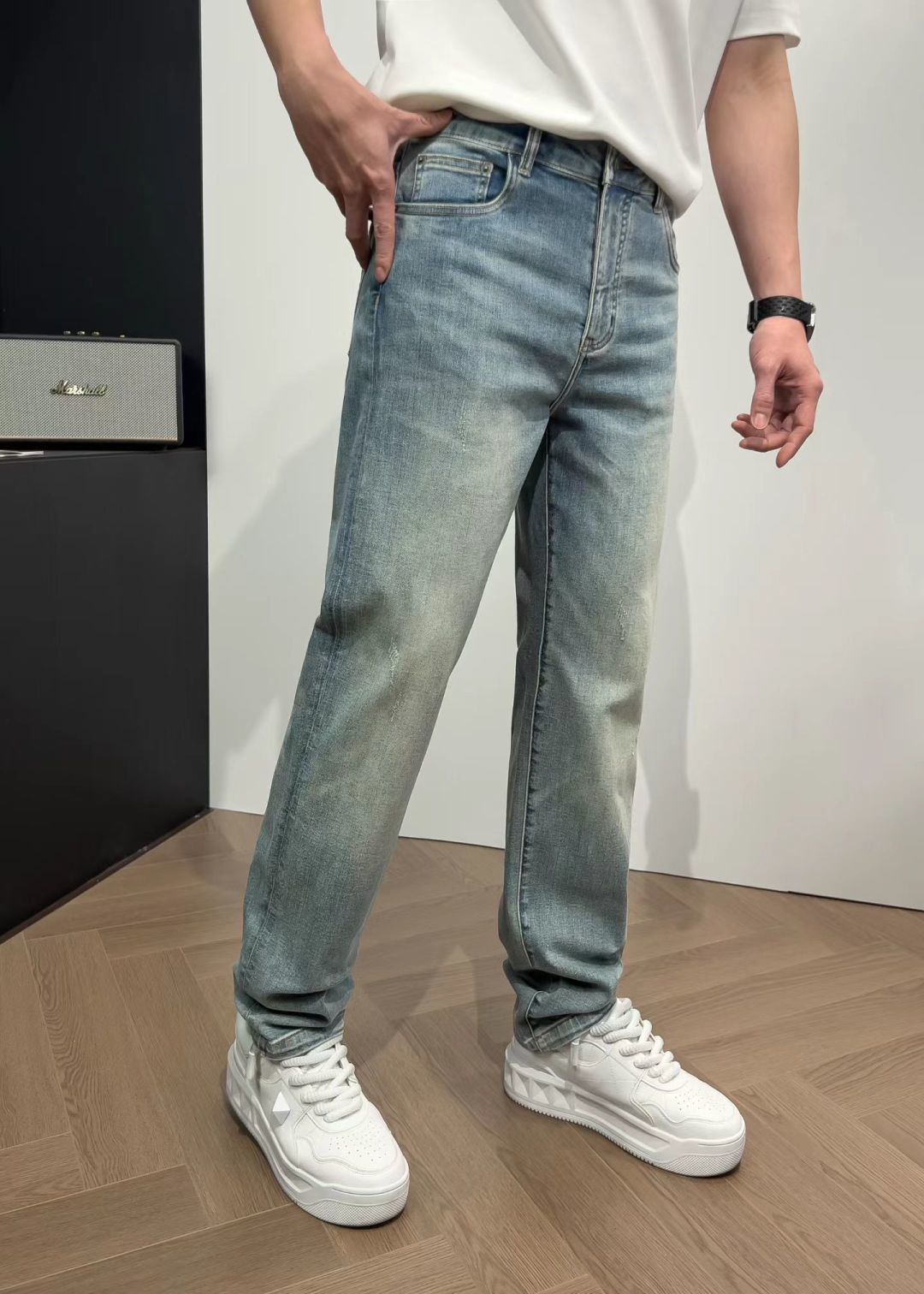 品牌：YSL季度：2026春夏颜色：蓝色尺码：29—36码版型：小直筒版 牛仔裤重量：10.75安成分：