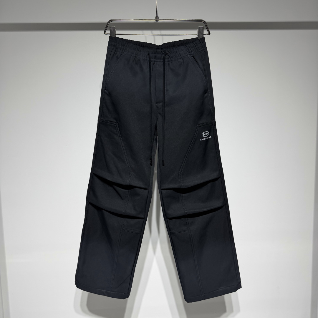 Balenciaga 巴黎世家时尚休闲工装裤！采用工装立体剪裁层次鲜明！复合加绒面料水洗扎染做旧不易褪色
