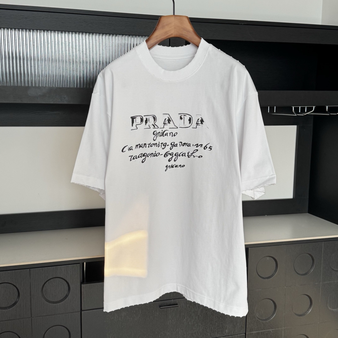 普家🌟2026年新款春季短袖🆕采用纯棉面料，手感细腻，超级时尚洋气！码数：XS S M L XL 男女同