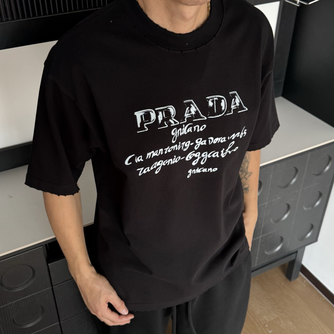 普家🌟2026年新款春季短袖🆕采用纯棉面料，手感细腻，超级时尚洋气！码数：XS S M L XL 男女同