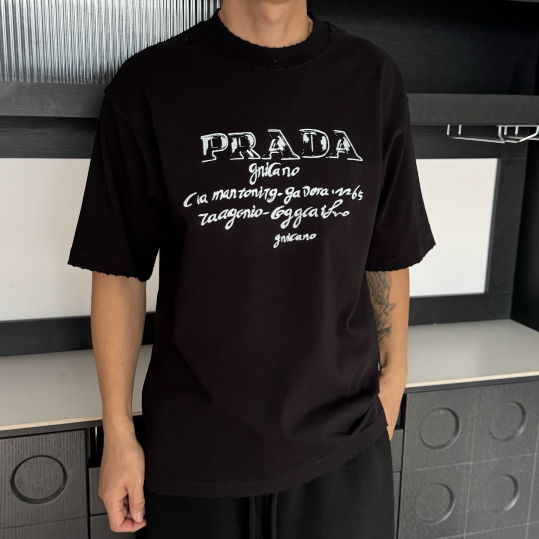 普家🌟2026年新款春季短袖🆕采用纯棉面料，手感细腻，超级时尚洋气！码数：XS S M L XL 男女同