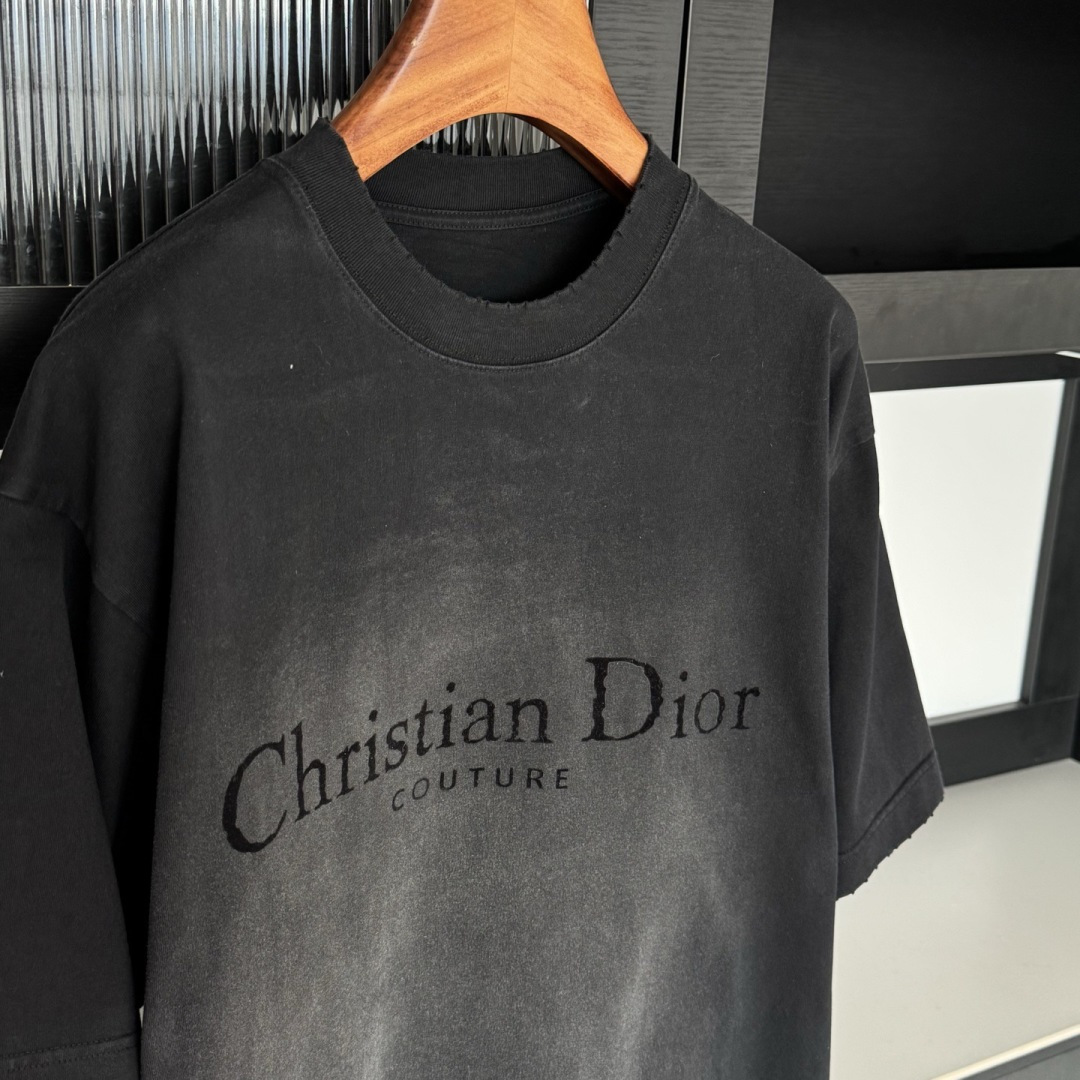 Dior🌟2026年新款春季短袖🆕采用纯棉面料，手感细腻，超级时尚洋气！码数：XS S M L XL 男