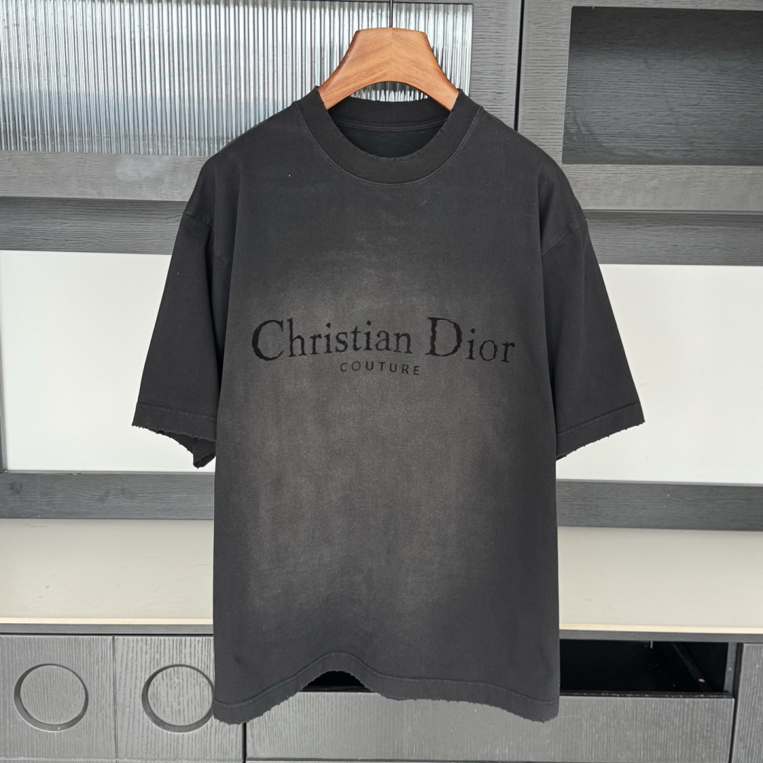 Dior🌟2026年新款春季短袖🆕采用纯棉面料，手感细腻，超级时尚洋气！码数：XS S M L XL 男