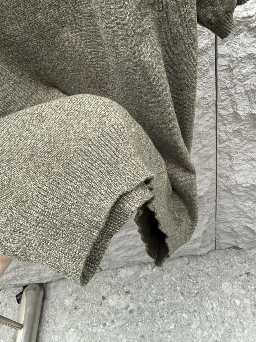 Loro piana 新款老钱风针织短袖，经典设计，简约没有任何多余累赘感，衣橱不可缺少的一件百搭单品，