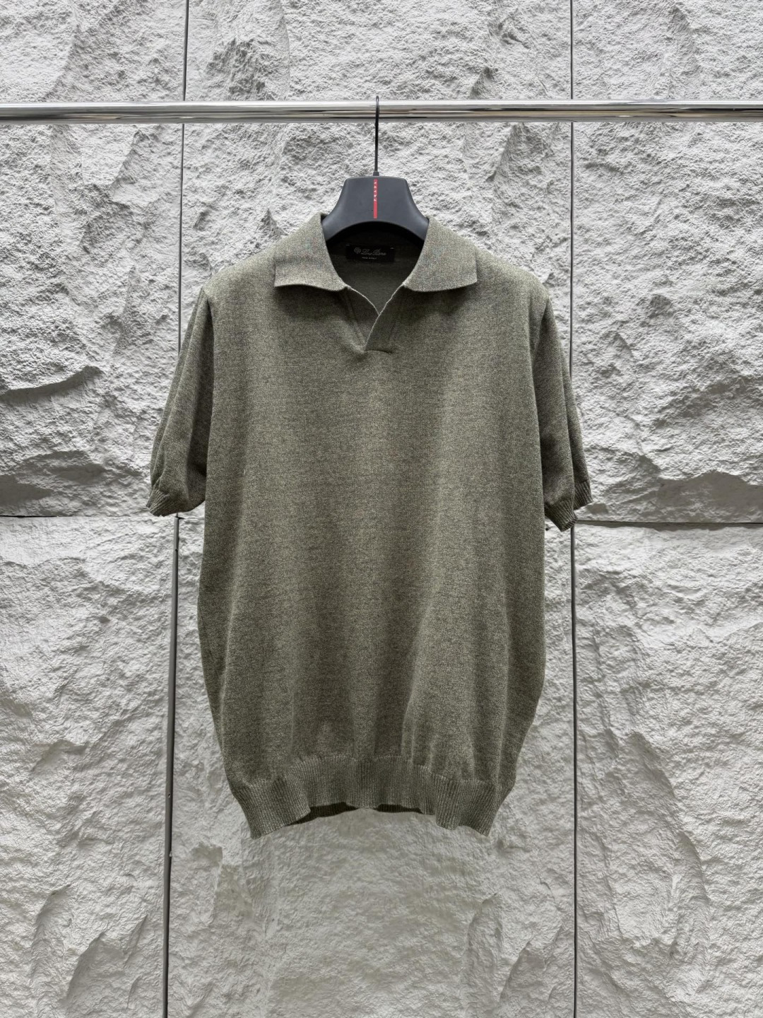 Loro piana 新款老钱风针织短袖，经典设计，简约没有任何多余累赘感，衣橱不可缺少的一件百搭单品，