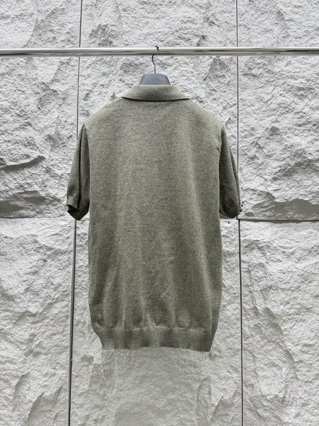 Loro piana 新款老钱风针织短袖，经典设计，简约没有任何多余累赘感，衣橱不可缺少的一件百搭单品，