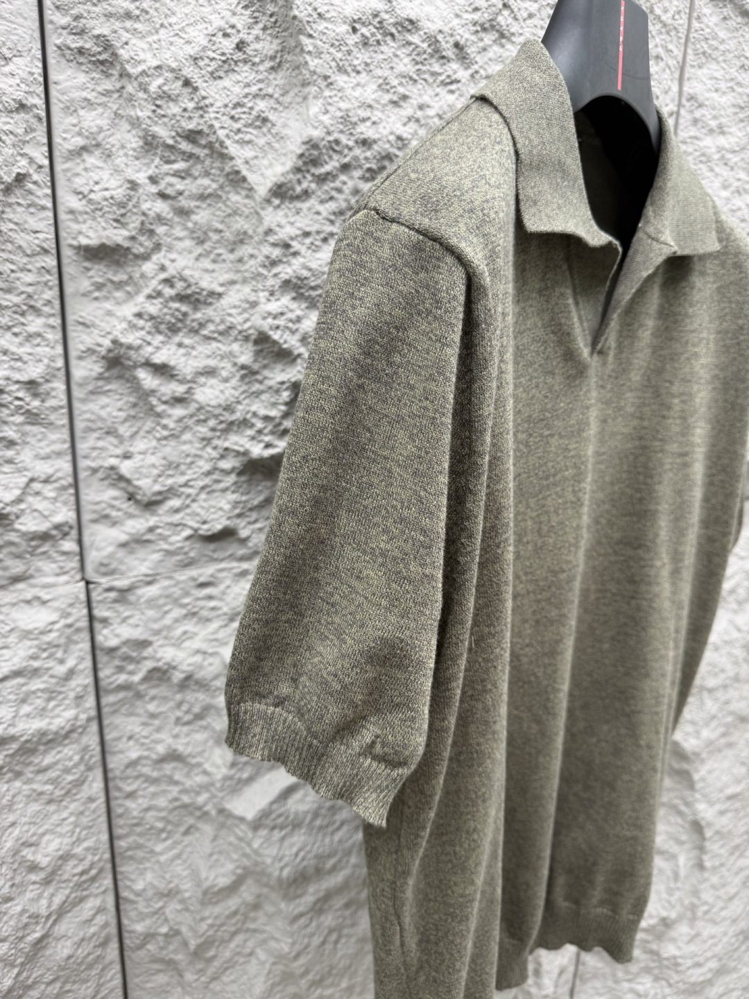 Loro piana 新款老钱风针织短袖，经典设计，简约没有任何多余累赘感，衣橱不可缺少的一件百搭单品，