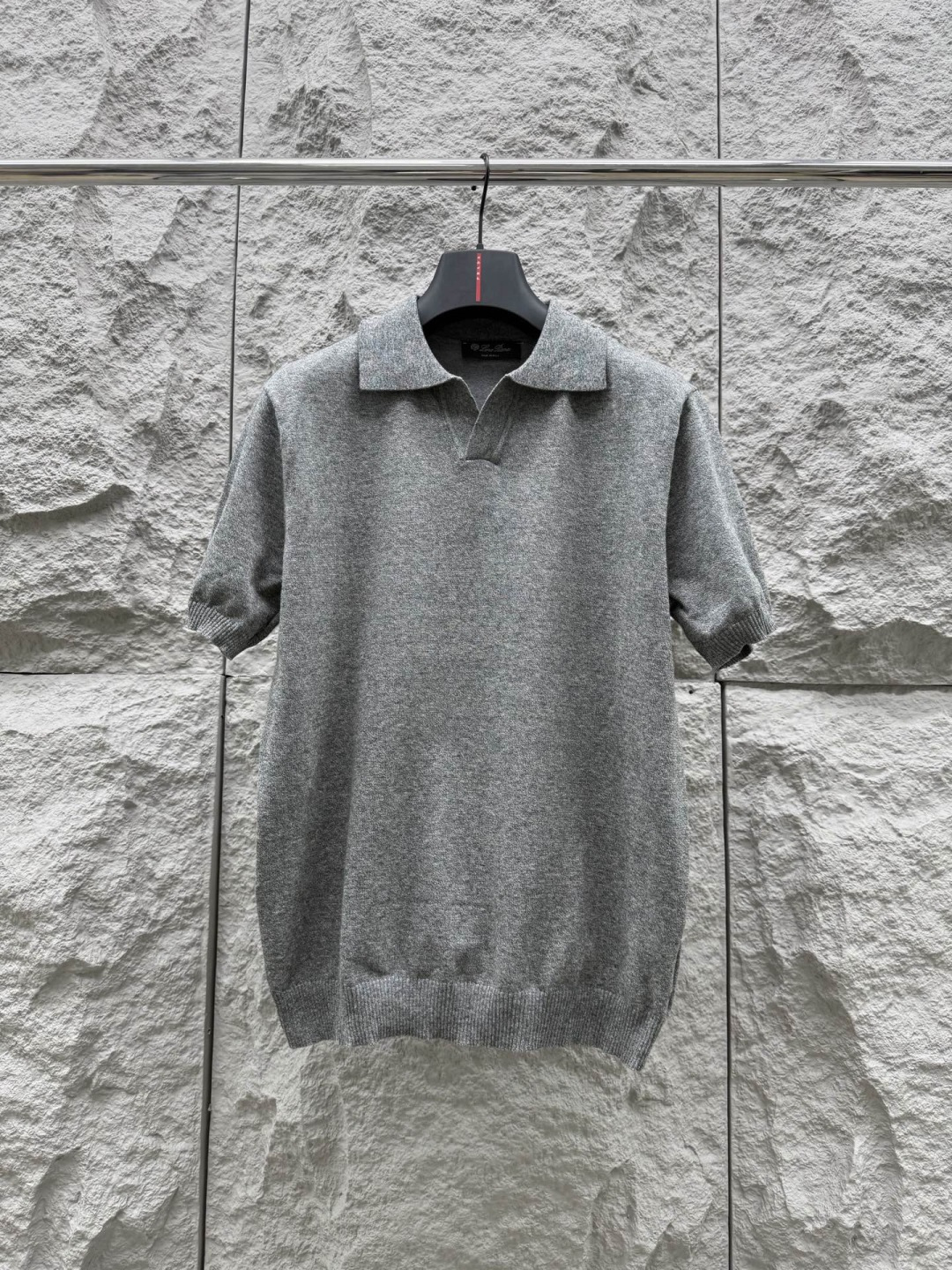 Loro piana 新款老钱风针织短袖，经典设计，简约没有任何多余累赘感，衣橱不可缺少的一件百搭单品，