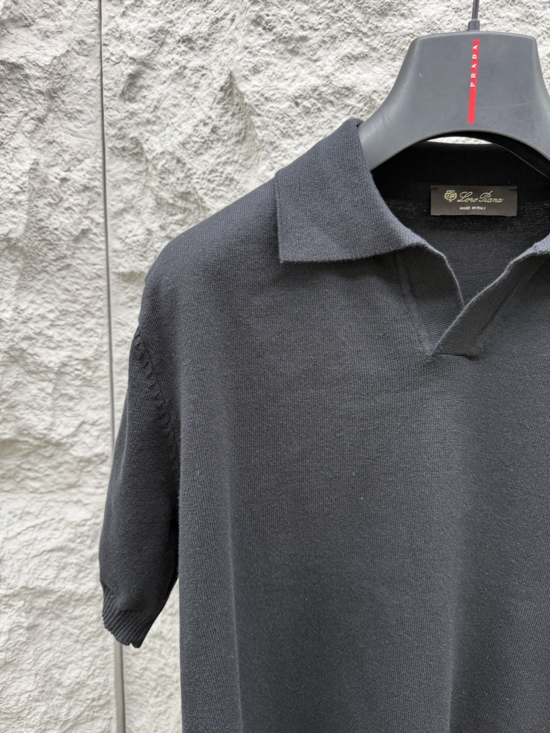 Loro piana 新款老钱风针织短袖，经典设计，简约没有任何多余累赘感，衣橱不可缺少的一件百搭单品，