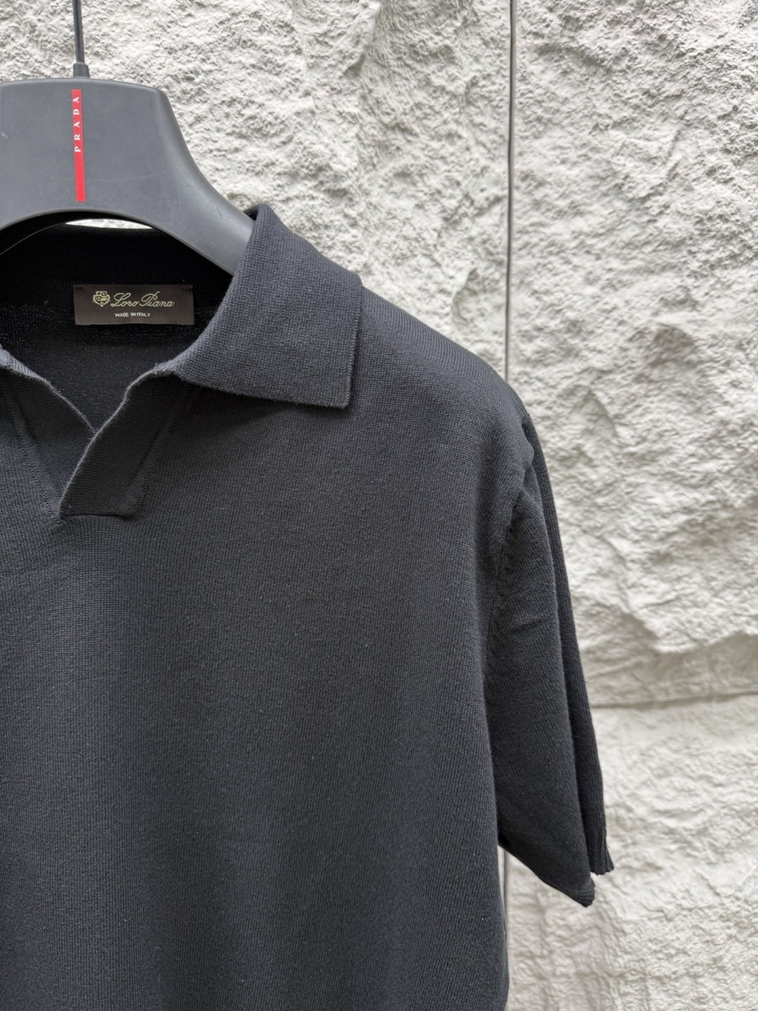 Loro piana 新款老钱风针织短袖，经典设计，简约没有任何多余累赘感，衣橱不可缺少的一件百搭单品，