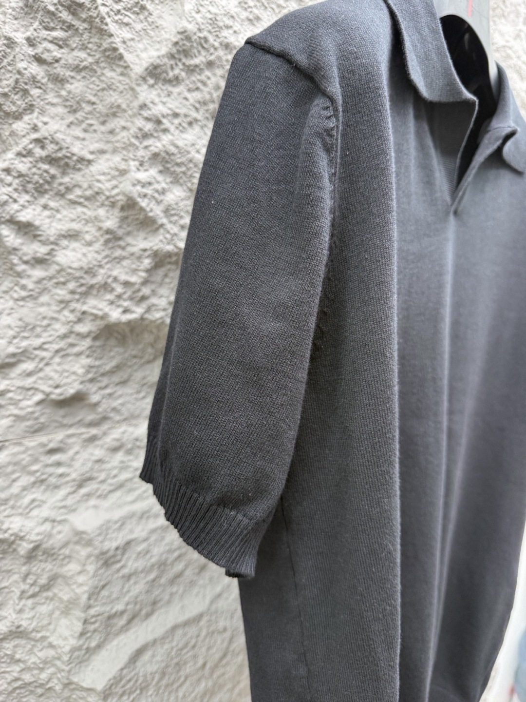 Loro piana 新款老钱风针织短袖，经典设计，简约没有任何多余累赘感，衣橱不可缺少的一件百搭单品，