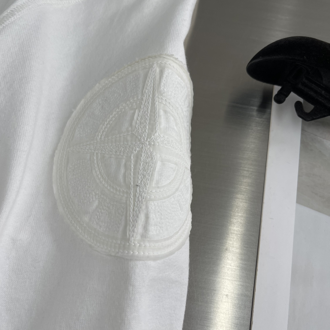 Stone Island 2026ss系列休闲卫衣码数：M-5XL 微阔版型重磅强捻双纱，拥有粗犷的纱结